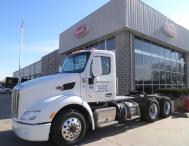 New-Model-579-Day-Cab2-paclease